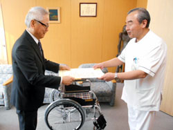 市立札幌病院様へ車椅子を寄贈